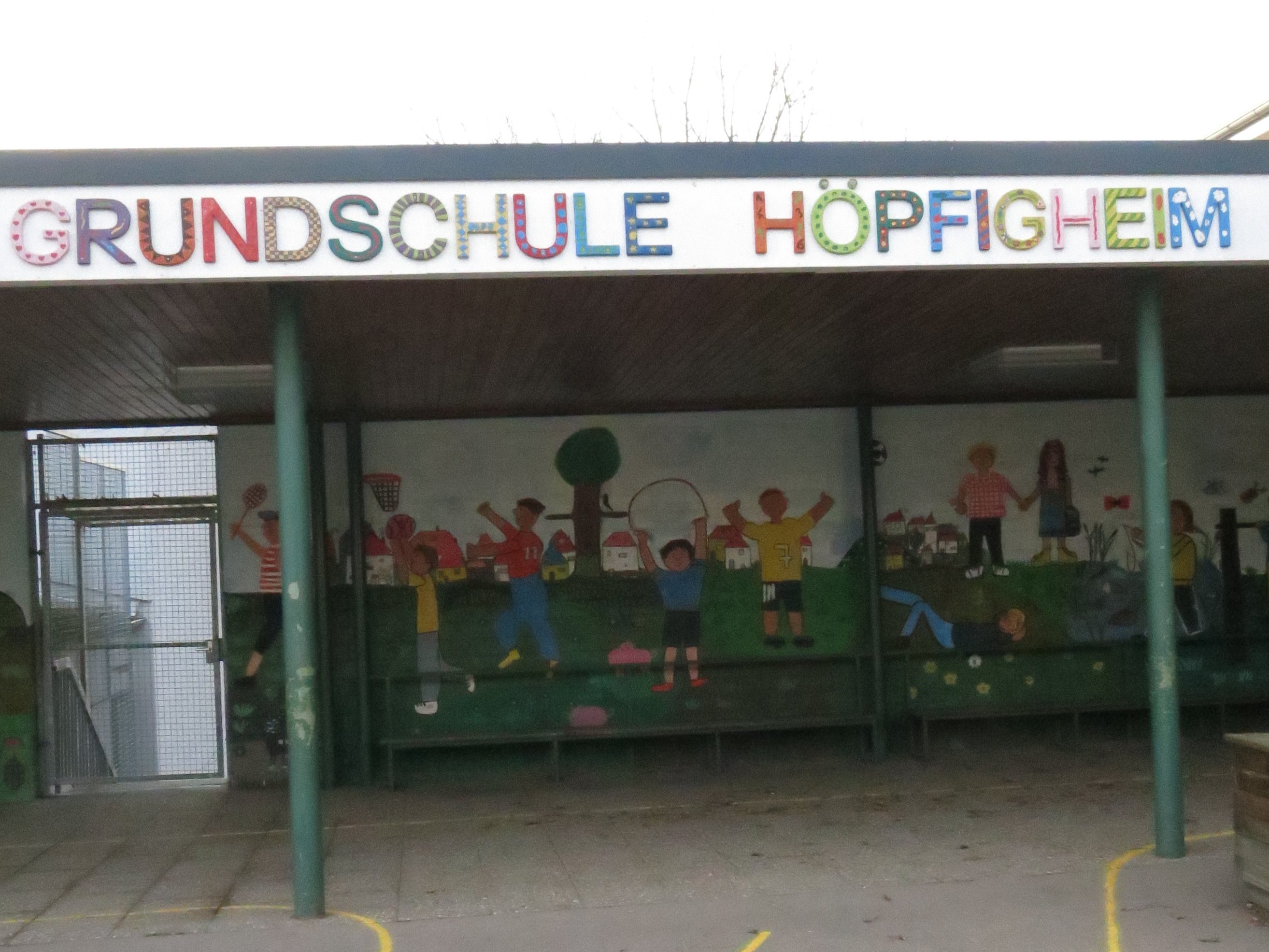 Eingangsbereich der Grundschule Höpfigheim